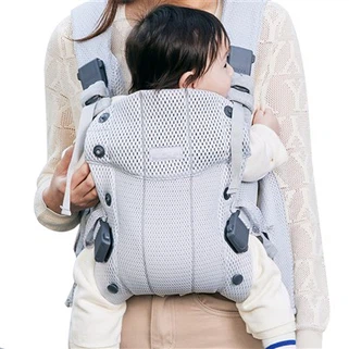 سامنے اور پیچھے بچے کی کمر کا پاخانہ